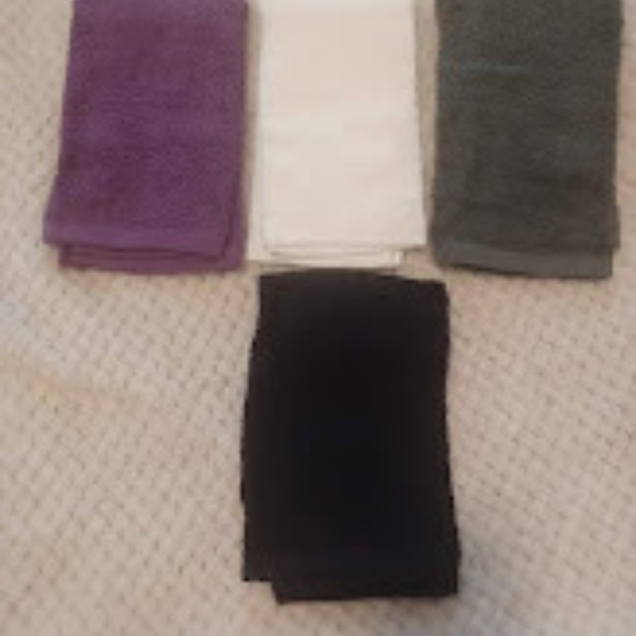 Monogram Hand Towel set - Picture 2 of 5